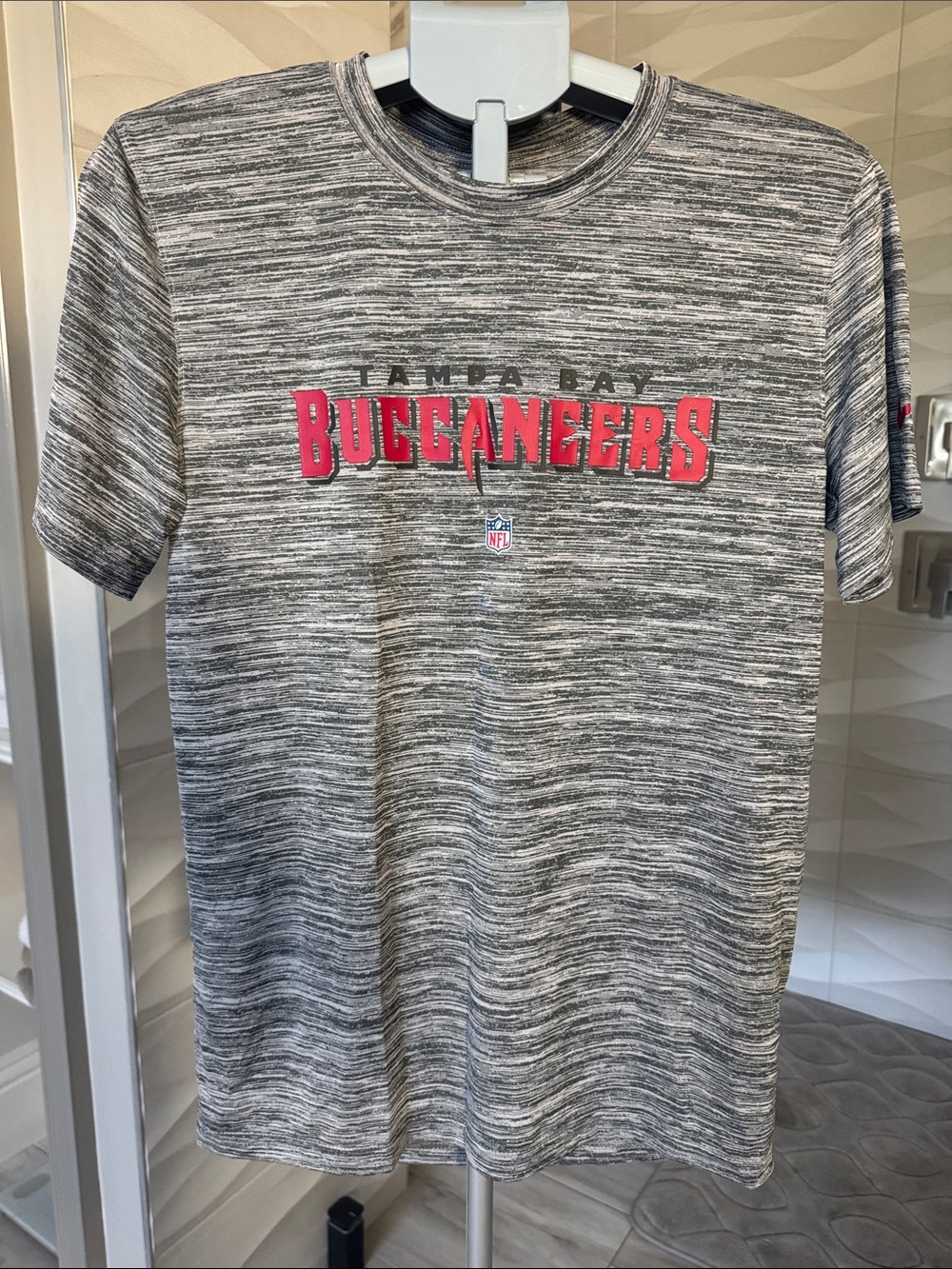 Nike NFL Gray Space-Dye Tampa Bay Buccaneers Tee with Red Lettering Dri Fit Smal